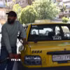 Người dân mua xăng tại trạm xăng ở Damascus, Syria. (Ảnh: THX/TTXVN)
