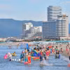 Người dân Triều Tiên tại khu du lịch Wonsan Kalma ở bờ biển phía Đông Triều Tiên. (Ảnh: Yonhap/TTXVN)
