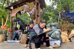Nghề truyền thống dần trở thành trải nghiệm văn hóa bản địa được du khách ưa chuộng. (Ảnh minh họa: Xuân Mai/Vietnam+)