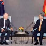 Tổng Bí thư, Chủ tịch nước Tô Lâm và ông Steven Joyce, Quyền Chủ tịch Hội Hữu nghị New Zealand-Việt Nam. (Ảnh: Thống Nhất/TTXVN)