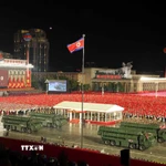 Quang cảnh Lễ duyệt binh kỷ niệm 80 năm thành lập Đảng Lao động Triều Tiên. (Ảnh: Thống Nhất/TTXVN)