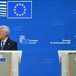 Chủ tịch Ủy ban châu Âu (EC) Ursula von der Leyen (phải) và Chủ tịch Hội đồng châu Âu Antonio Costa. (Nguồn: Aa)