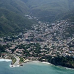 Một khu dân cư tại Maiquetia, Venezuela ngày 1/12/2025. (Ảnh: THX/TTXVN)