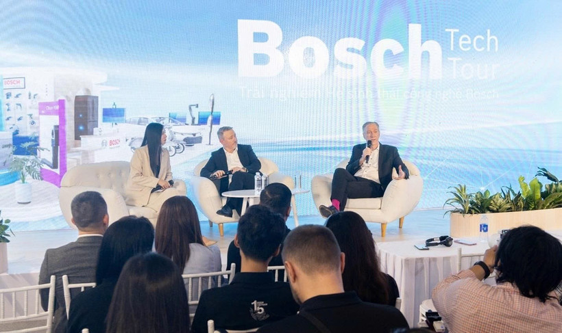 Tổng Giám đốc Bosch Việt Nam Andre de Jong cho biết Tập đoàn đã đầu tư hơn 500 triệu euro vào các nhà máy, dây chuyền sản xuất và các trung tâm phần mềm tại Việt Nam. (Ảnh: Hữu Duyên/Vietnam+)