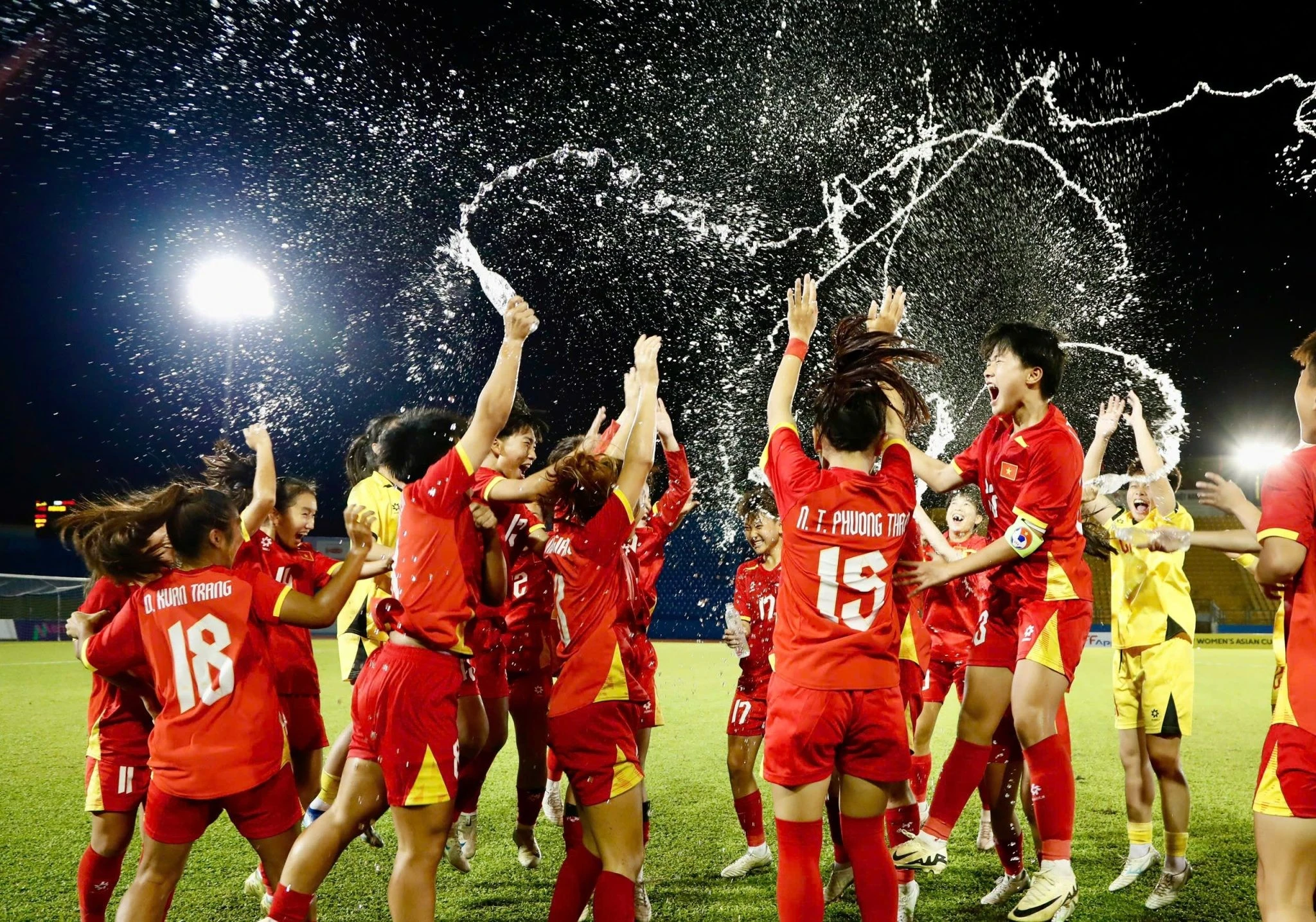 U17 nữ Việt Nam lên đường sang Trung Quốc sẵn sàng tranh vé World Cup