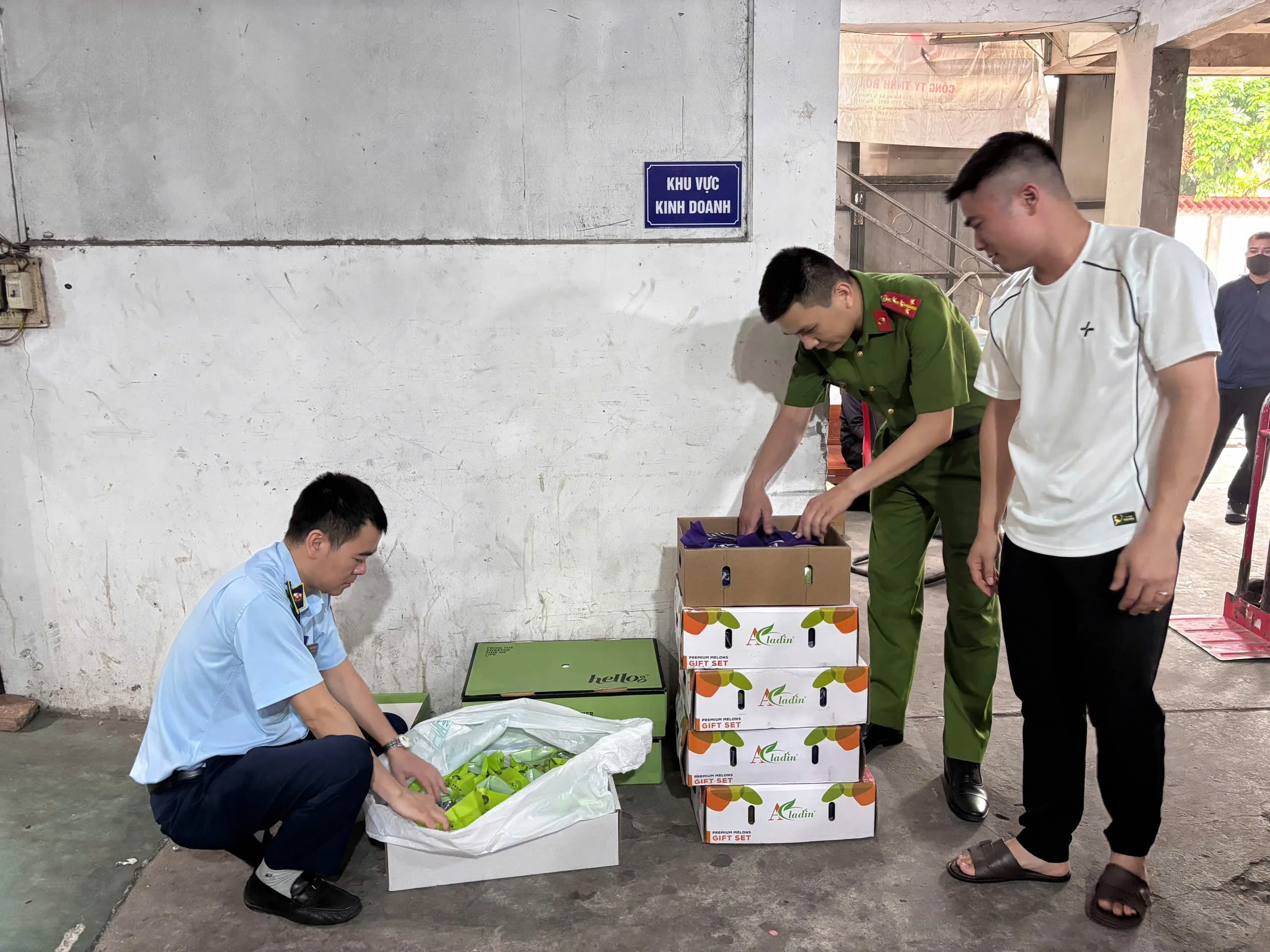 Hà Nội xử lý 3 cơ sở vi phạm an toàn thực phẩm và nguồn gốc hàng hóa