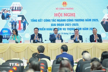 Thủ tướng Phạm Minh Chính dự Hội nghị tổng kết công tác ngành Công Thương năm 2025. (Ảnh: Dương Giang/TTXVN)