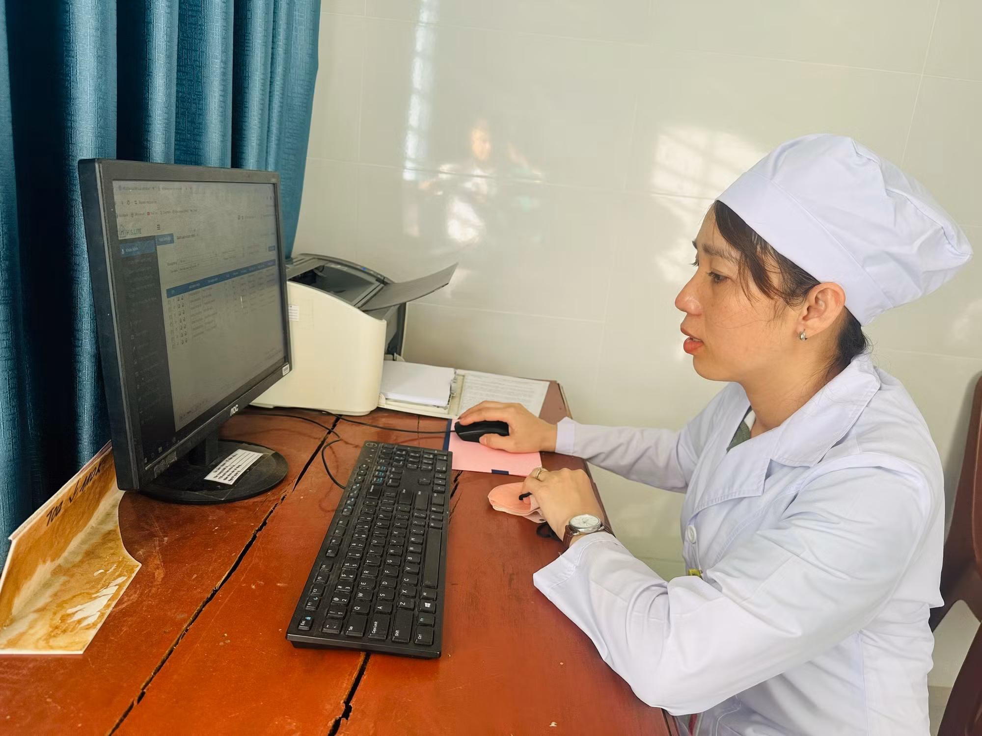 VNP_bac sy Thu.jpg