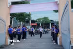 Thí sinh dự thi tại điểm thi Trường THPT chuyên Lê Hồng Phong, Thành phố Hồ Chí Minh. (Ảnh: Thu Hoài/TTXVN)