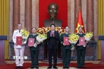 Chủ tịch nước Lương Cường trao Quyết định thăng cấp bậc hàm từ Trung tướng lên Thượng tướng đối với đồng chí Tô Ân Xô, Trợ lý Tổng Bí thư, Phụ trách Văn phòng Tổng Bí thư; thăng quân hàm từ Trung tướng lên Thượng tướng đối với các đồng chí: Thái Đại Ngọc, Ủy viên Trung ương Đảng, Ủy viên Quân ủy Trung ương, Phó Tổng Tham mưu trưởng Quân đội nhân dân Việt Nam; Phạm Trường Sơn, Phó Tổng Tham mưu trưởng Quân đội nhân dân Việt Nam; Trương Thiên Tô, Phó Chủ nhiệm Tổng cục Chính trị Quân đội nhân dân Việt Nam. (Ảnh: Lâm Khánh/TTXVN)