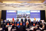 Tổng Bí thư, Chủ tịch nước Tô Lâm và Thủ hiến bang Maharashtra Devendra Fadnavis chứng kiến lễ trao các thỏa thuận hợp tác giữa 2 nước. (Ảnh: Thống Nhất/TTXVN)