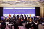 Tổng Bí thư, Chủ tịch nước Tô Lâm và Thủ hiến bang Maharashtra Devendra Fadnavis chứng kiến lễ trao các thỏa thuận hợp tác giữa 2 nước. (Ảnh: Thống Nhất/TTXVN)