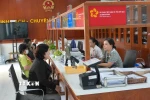 Bộ phận tiếp nhận và trả kết quả tại xã Bình Khánh, huyện Cần Giờ, Thành phố Hồ Chí Minh vẫn hoạt động bình thường. (Ảnh: Hữu Duyên/TTXVN)