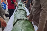 Chiếc bánh ‘sekubal’ phá kỷ lục có chiều dài lên tới 25m và đường kính 25cm. (Nguồn: Radar Lampung)