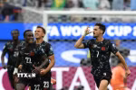 Stephen Eustáquio (số 7) tỏa sáng, đưa Canada vào vòng 1/8 World Cup 2026. (Ảnh: AFP/TTXVN)