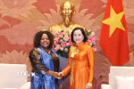 Phó Chủ tịch Quốc hội Nguyễn Thị Thanh tiếp Trưởng đại diện Cơ quan LHQ về bình đẳng giới và trao quyền cho phụ nữ (UN Women) Caroline Nyamayemombe. (Ảnh: Phương Hoa/TTXVN)