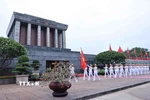 Lễ chào cờ đặc biệt tại Quảng trường Ba Đình kỷ niệm 135 năm Ngày sinh Chủ tịch Hồ Chí Minh. (Ảnh: Minh Đức/TTXVN)