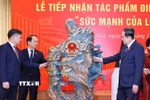 Lễ tiếp nhận tác phẩm điêu khắc ánh sáng “Sức mạnh của lòng dân”