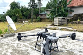Viettel sẵn sàng giải pháp duy trì thông tin liên lạc drone tại các vùng bị cô lập do thiên tai. Drone có thể bay ở độ cao 50-100 m, tạo vùng phủ sóng với bán kính đạt 6 km. (Ảnh: CTV/Vietnam+)