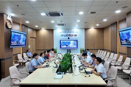 Ngay khi bão số 13 xuất hiện, MobiFone đã kích hoạt cơ chế chỉ huy ứng phó. Ban Chỉ huy phòng chống thiên tai và tìm kiếm cứu nạn triệu tập cuộc họp trực tuyến với các đơn vị miền Trung. (Ảnh: MobiFone)