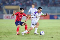 "Derby Thủ đô" giữa Hà Nội FC (áo trắng) và Công an Hà Nội là trận cầu tâm điểm ở vòng 3 V-League 2025/26. (Ảnh: VPF)