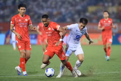 Công an Hà Nội (áo đỏ) giành chiến thắng 3-2 trước Thép Xanh Nam Định. (Ảnh: VPF)