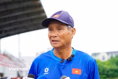 Huấn luyện viên Mai Đức Chung tự tin về lực lượng của Đội tuyển Nữ Việt Nam trước thềm SEA Games 33. (Ảnh: Việt Anh/Vietnam+)