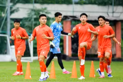 Cận cảnh buổi tập đầu tiên của đội tuyển Việt Nam trên sân Kuala Lumpur 