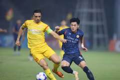 Công an Hà Nội (áo xanh) chia điểm với tỷ số 1-1 trước chủ nhà PVF-CAND. (Ảnh: VPF)