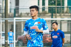 Đinh Quang Kiệt sở hữu chiều cao 1m95 - thông số thuộc loại 'hiếm' của cầu thủ Việt Nam. (Ảnh: Việt Anh/Vietnam+)