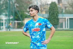 Sao Việt kiều Croatia Antonio Moric rạng rỡ trong buổi tập của U23 Việt Nam