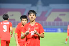 Tiền vệ Chu Ngọc Nguyễn Lực (số 10) là niềm hy vọng trên hàng công của đội tuyển U17 Việt Nam tại VCK Giải châu Á 2026. (Ảnh: VFF)
