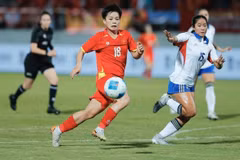 Đội tuyển Nữ Việt Nam để thua Philippines trong trận chung kết Bóng đá Nữ SEA Games 33. (Ảnh: TTXVN)
