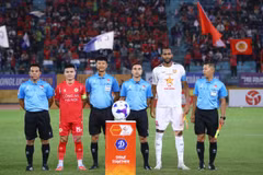 'Tân vương' Công an Hà Nội (áo đỏ) sẽ có chuyến hành quân đến sân Hà Tĩnh ở vòng 24 V-League 2025/26. (Ảnh: VPF)