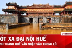 Trái tim Kinh thành Huế ngập sâu, nước lũ chảy xiết qua cổng Ngọ Môn 