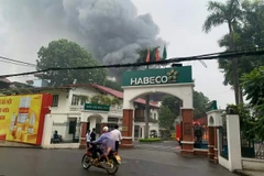Khắc phục hậu quả vụ hỏa hoạn tại Nhà máy bia Hà Nội: Nguy cơ cháy lan cao do chứa nhiều vật liệu dễ bắt lửa