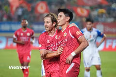 Tiền đạo Đình Bắc lập hattrick trong chiến thắng 4-2 của Công an Hà Nội trước Sông Lam Nghệ An. (Ảnh: Việt Anh/Vietnam+)