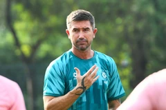 Thử thách đầu tiên của huyền thoại Liverpool Harry Kewell (ảnh) tại sân chơi bóng đá Việt sẽ là giúp Hà Nội FC giành điểm trước đội đầu bảng Ninh Bình FC. (Ảnh: hanoifc)