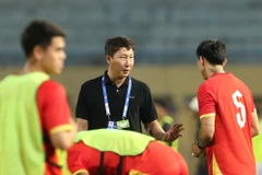 HLV Kim Sang-sik đánh giá thế nào về Xuân Son, Hoàng Hên sau trận đấu với Bangladesh?