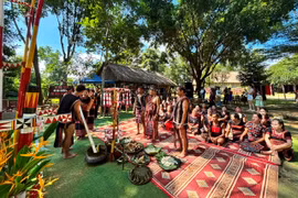 Tái hiện Lễ cầu an của dân tộc Ba Na tại Làng Văn hóa-Du lịch các dân tộc Việt Nam ngày 27/9/2026. (Ảnh: CTV/Vietnam+)
