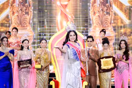 Người đẹp Đinh Thị Thường đăng quang Hoa hậu Doanh nhân Hương sắc Việt Nam 2026. (Ảnh: BTC)