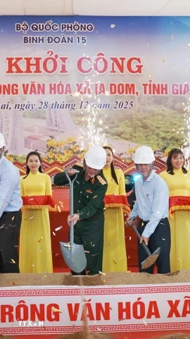 Quang cảnh Lễ khởi công Nhà rông văn hóa xã biên giới Ia Dom, tỉnh Gia Lai. (Ảnh: Hồng Điệp/TTXVN)