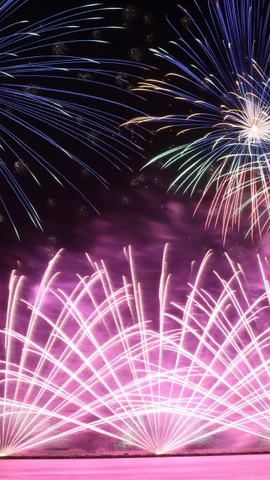 Sun Group là đơn vị tài trợ cho trận địa pháo hoa quy mô gần 10.000 quả tại sân vận động quốc gia Mỹ Đình. (Ảnh: Ánh Dương/Vietnam+)