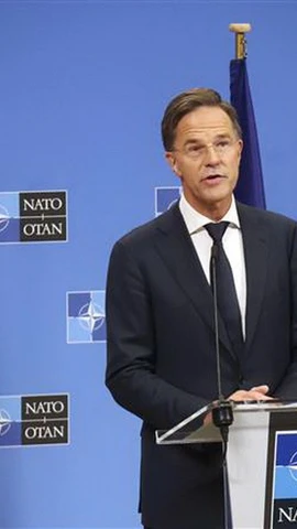 Tổng Thư ký NATO Mark Rutte phát biểu họp báo tại Brussels, Bỉ. (Ảnh: Kyodo/TTXVN)