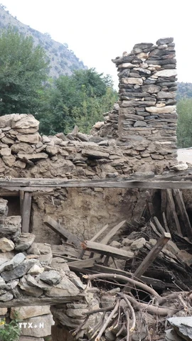 Hiện trường một động đất ở huyện Nurgal, tỉnh Kunar, Afghanistan tháng 9/2025. (Ảnh: THX/TTXVN)