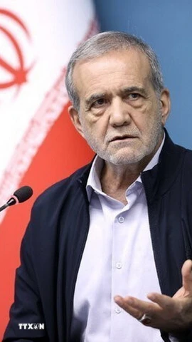 Tổng thống Iran Masoud Pezeshkian. (Ảnh: IRNA/TTXVN)