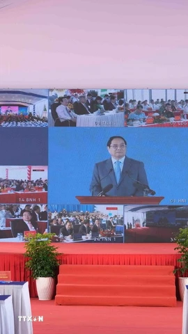 Các đại biểu tại điểm cầu Cần Thơ theo dõi Thủ tướng Chính phủ Phạm Minh Chính phát biểu. (Ảnh: Thanh Liêm/TTXVN)