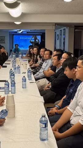 Đại diện Văn phòng KHCN phát biểu tại cuộc gặp giữa Văn phòng KHCN tại Canada với Mạng lưới Chuyên gia và Nhà khoa học Việt Nam tại Canada. (Nguồn: Báo Tin tức/TTXVN)