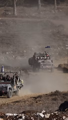 Binh sỹ Israel được triển khai gần vùng đệm ở Cao nguyên Golan ngày 15/12/2024. (Ảnh: THX/TTXVN)
