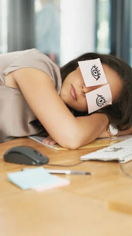 Ngủ trưa mang lại nhiều lợi ích sức khỏe. (Ảnh: iStock)